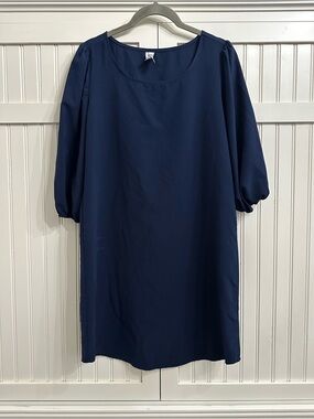 Brenda’s Relaxed Navy Midi Dress with Puff Three-Quarter Sleeves